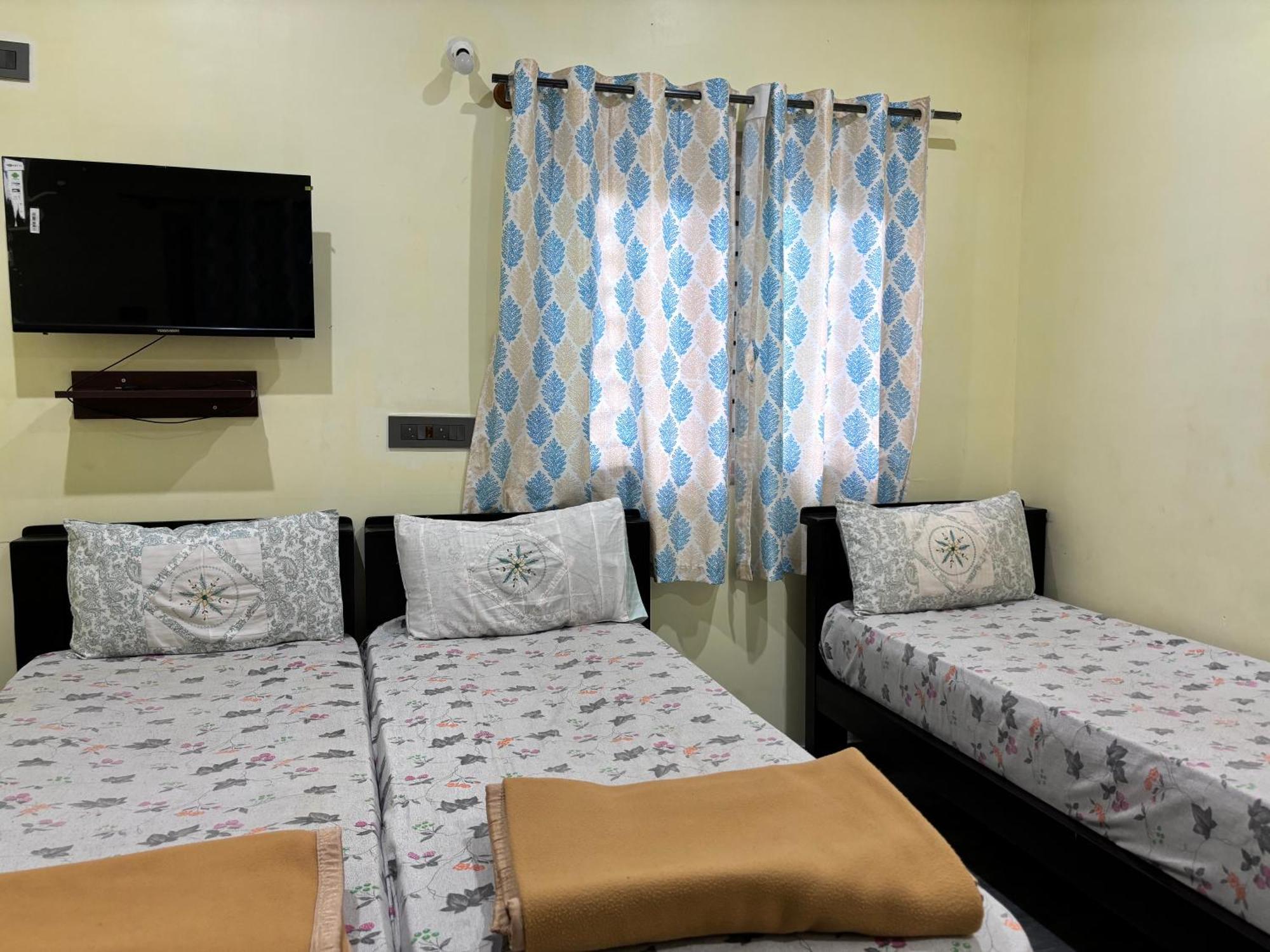 Sri Siri Lodge And Hotel Chikmagalur Ngoại thất bức ảnh