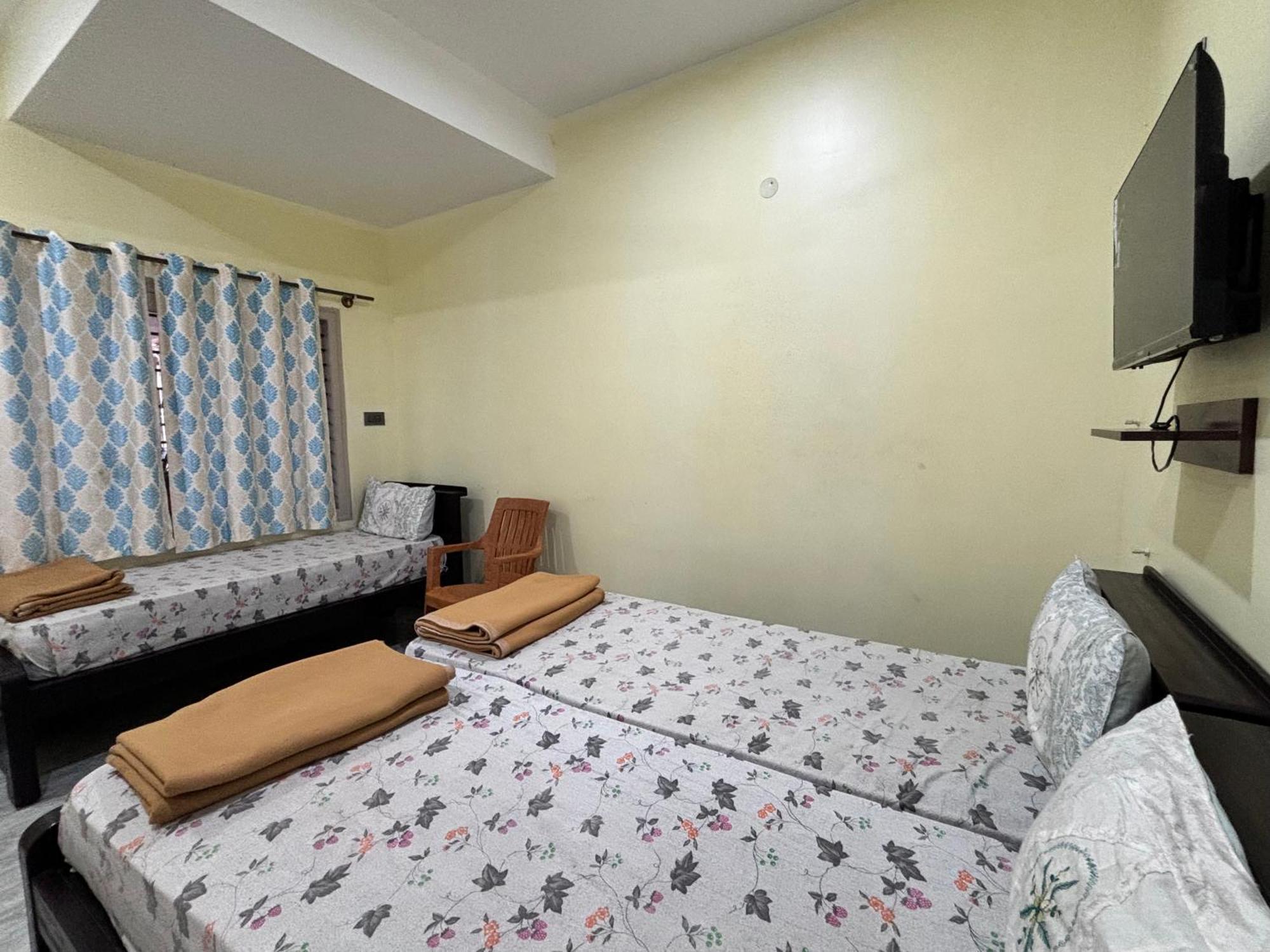 Sri Siri Lodge And Hotel Chikmagalur Ngoại thất bức ảnh