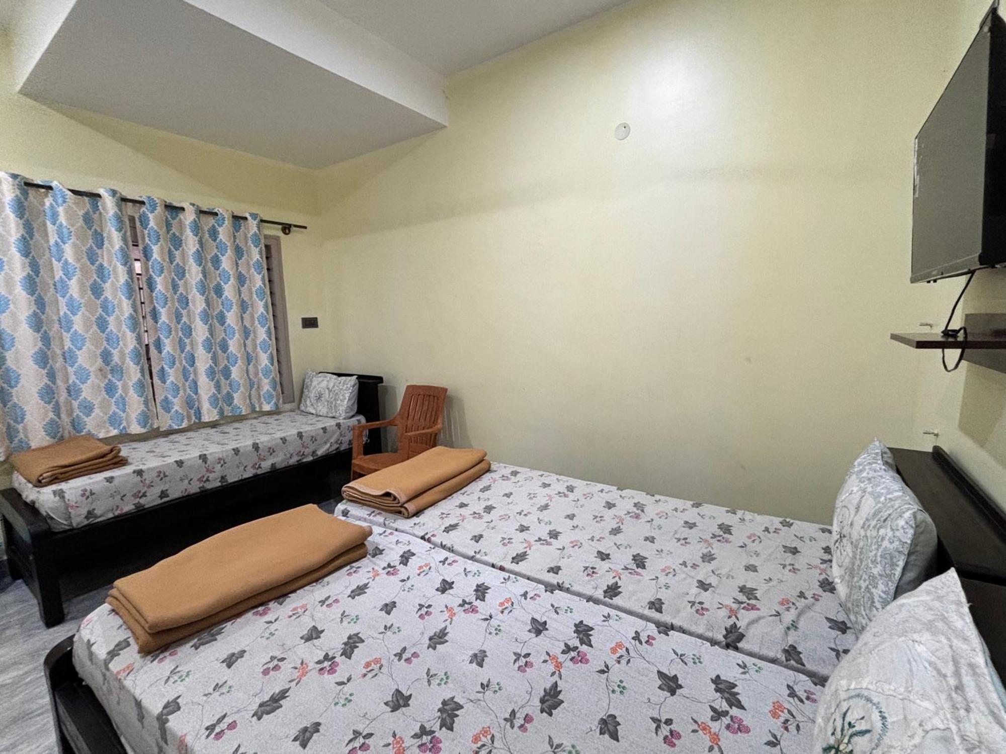 Sri Siri Lodge And Hotel Chikmagalur Ngoại thất bức ảnh
