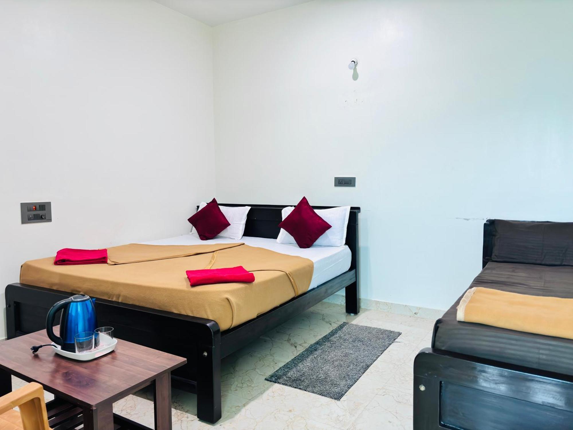 Sri Siri Lodge And Hotel Chikmagalur Ngoại thất bức ảnh