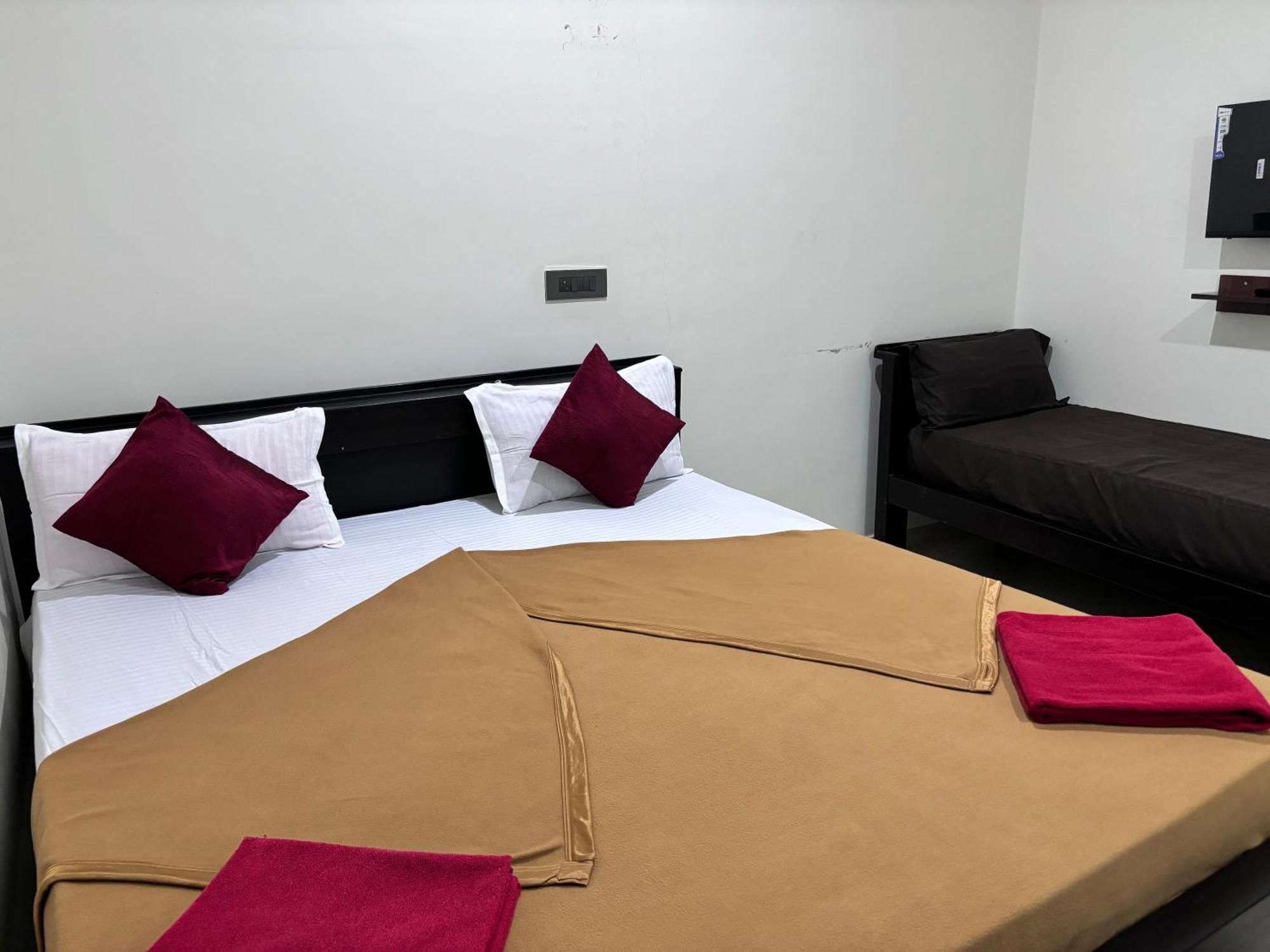 Sri Siri Lodge And Hotel Chikmagalur Ngoại thất bức ảnh