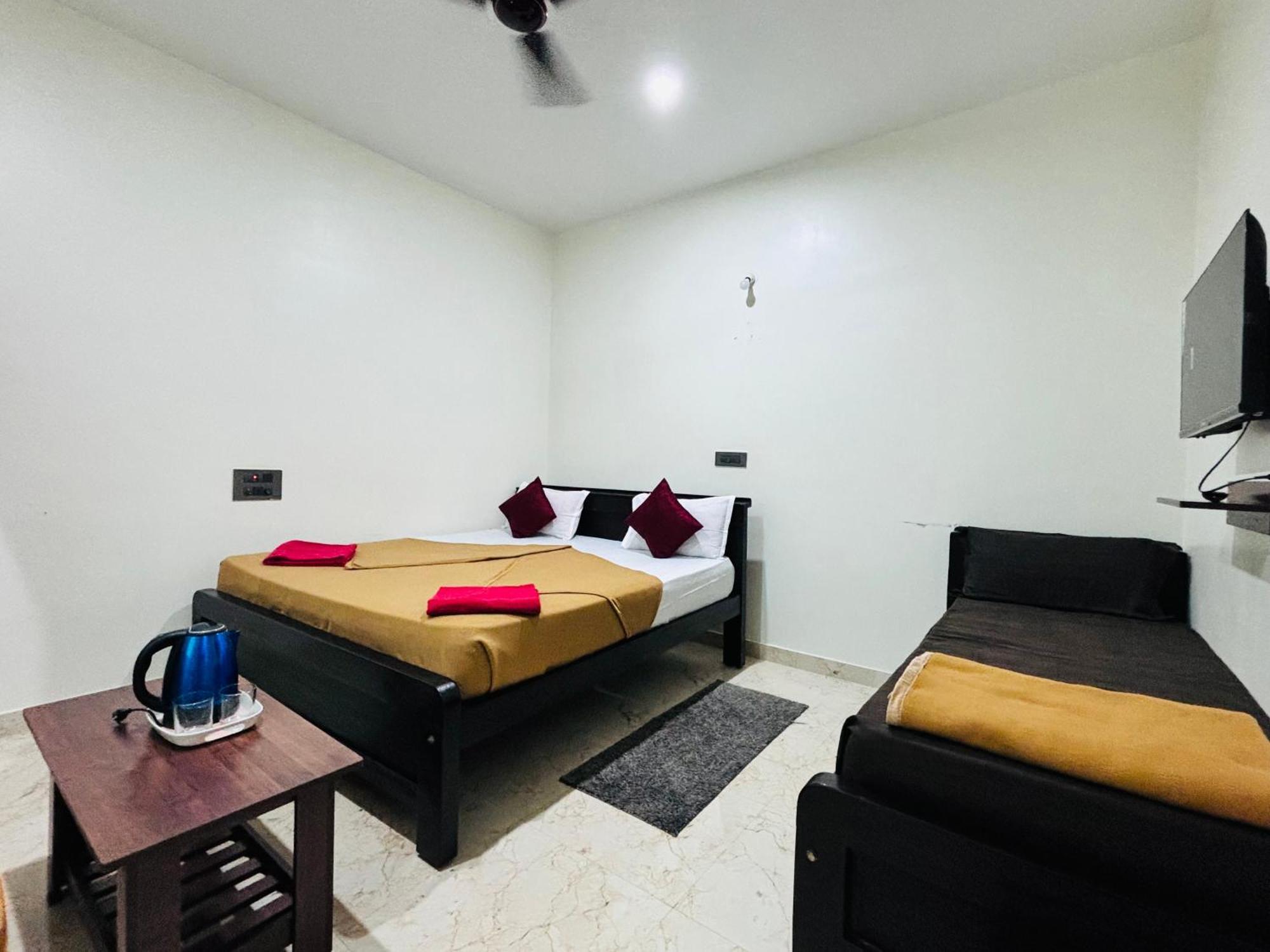 Sri Siri Lodge And Hotel Chikmagalur Ngoại thất bức ảnh
