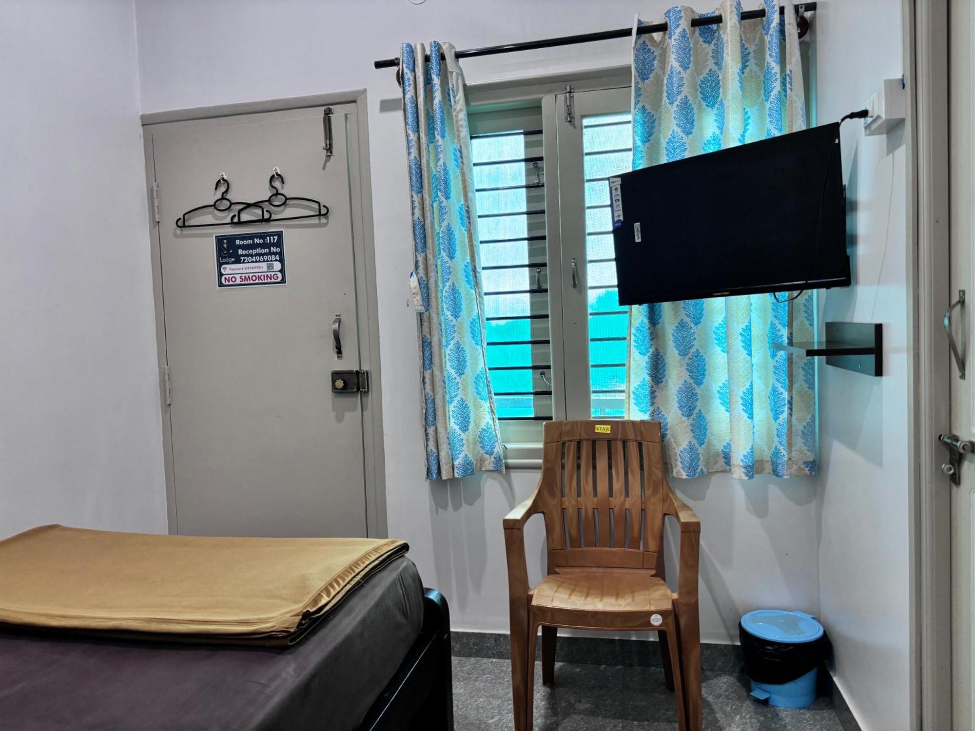 Sri Siri Lodge And Hotel Chikmagalur Ngoại thất bức ảnh